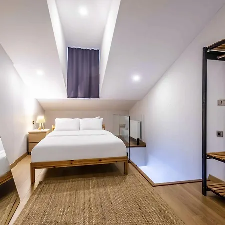 Modern And Central Flat Near Kadikoy Bull Statue *