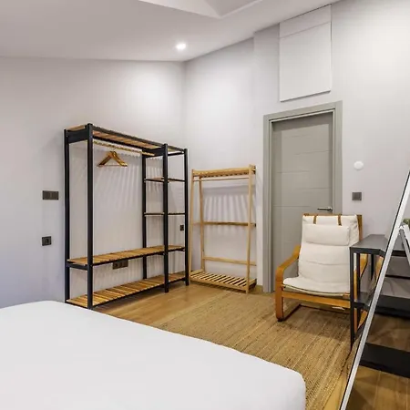 Modern And Central Flat Near Kadikoy Bull Statue Apartment *