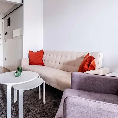 Modern And Central Flat Near Kadikoy Bull Statue Istanbul